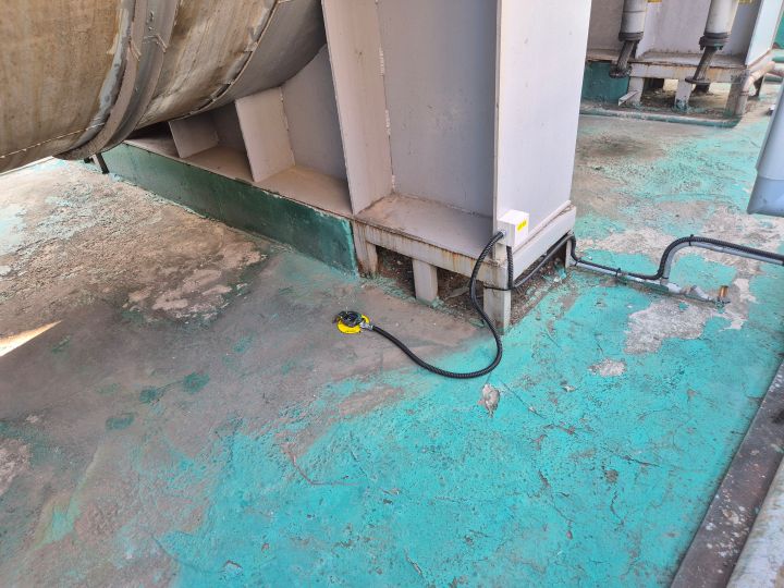 교체형 팁이 적용되어 유지보수가 간편한 유한테크 누액감지기 센서부