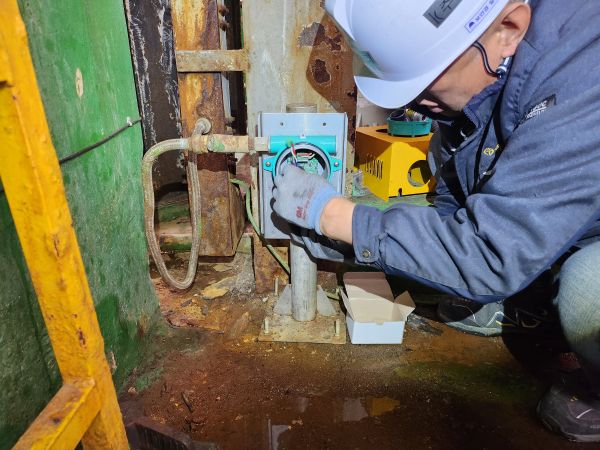 이산화황 가스감지기 센서 노후화로 인한 교체 작업 전 모습